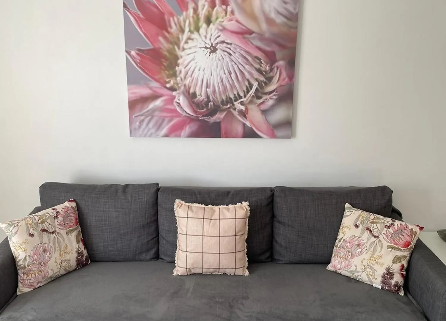 Cosy 2-Bedroom Apartment In Tree-Lined Highgate With Free Parking, Wi-Fi, Workspace & Netflix Adelaide 0*,  Australia
